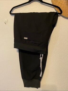 Figs black Zamora scrub pants
